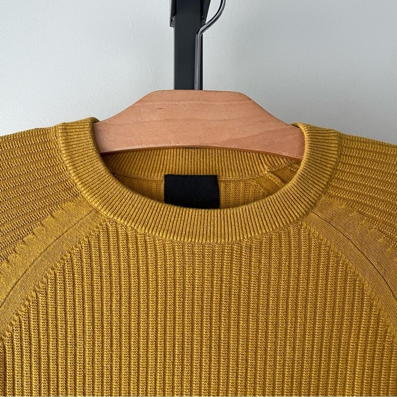 H&M Muscle Fit Ribbed Knit Sweater Mustard Yellow Mens Size Medium - Picture 6 of 7